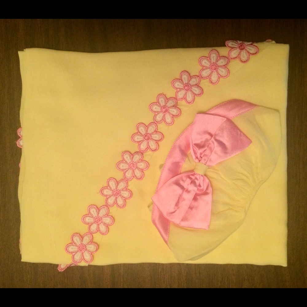 Baby swaddle flower embroidery